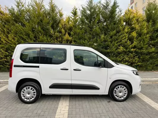 Opel Combo for rent in Kayseri