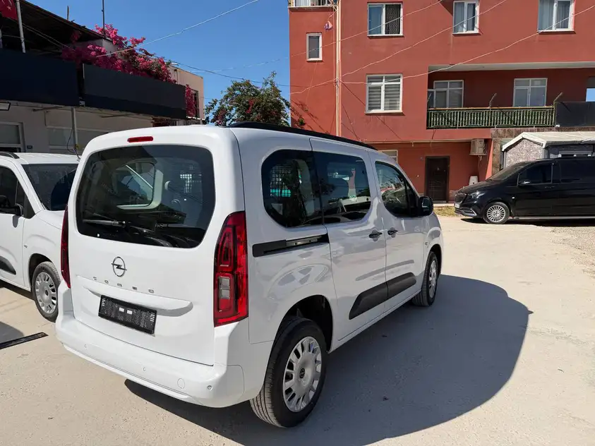 Opel Combo for rent in Turgutreis