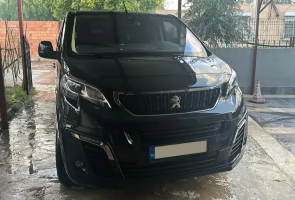 Peugeot Traveller for rent in Istanbul