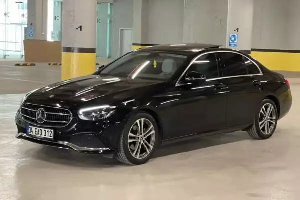 Mercedes E200 for rent in Istanbul