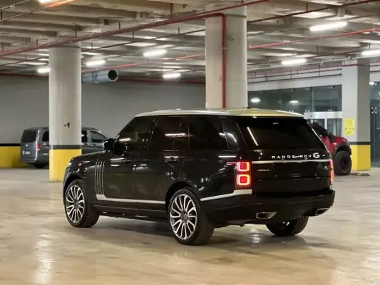 Range Rover Vogue for rent in Istanbul