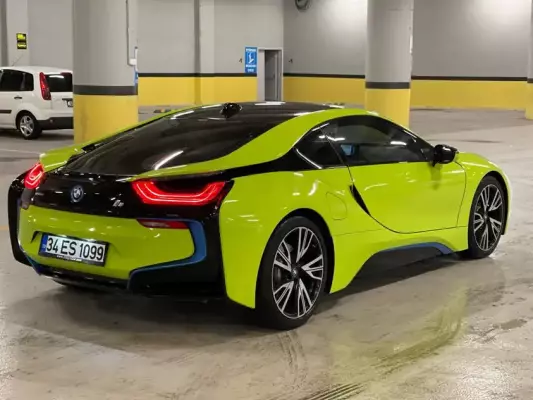 BMW i8 for rent in Istanbul