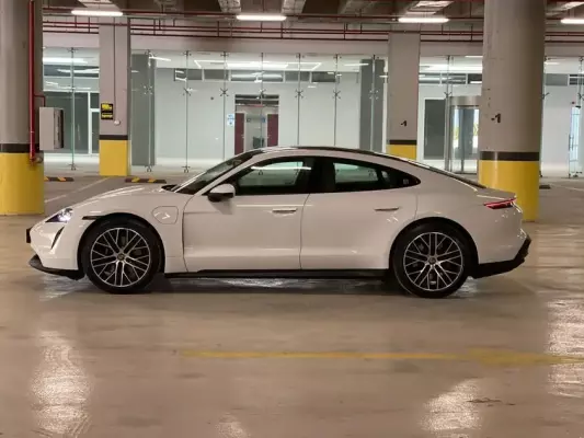 Porsche Taycan for rent in Istanbul