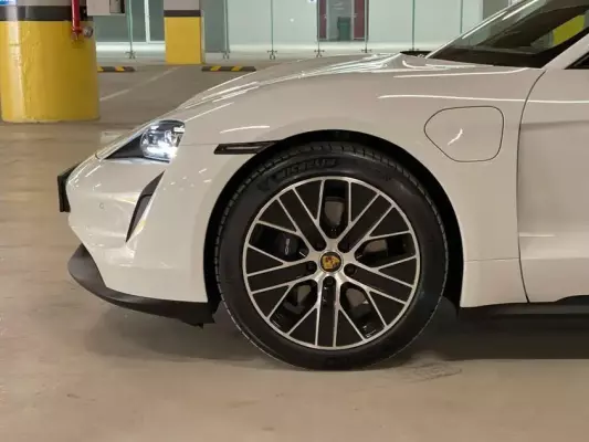 Porsche Taycan for rent in Istanbul
