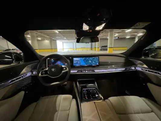 BMW i7 for rent in Istanbul