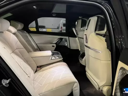 BMW i7 for rent in Istanbul