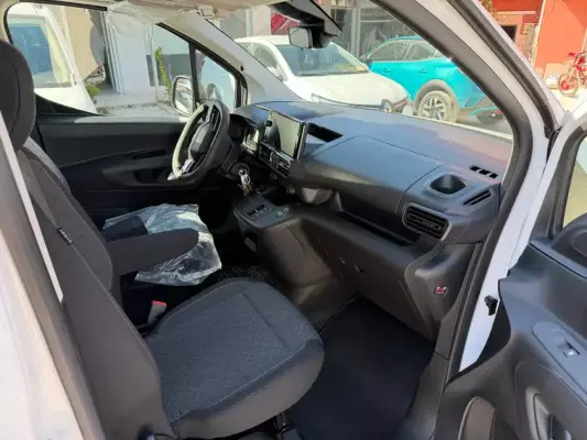 Opel Combo for rent in Turgutreis