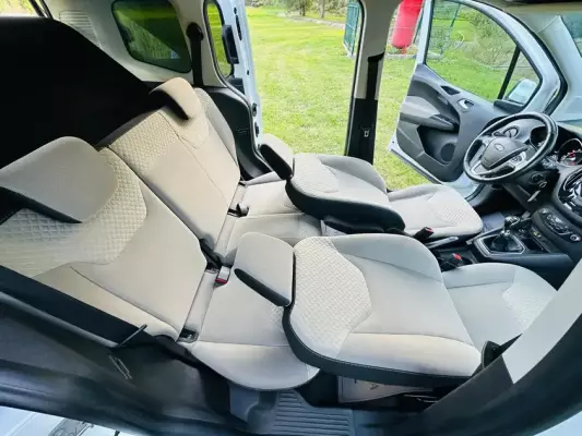 Ford Tourneo Courier for rent in Fethiye