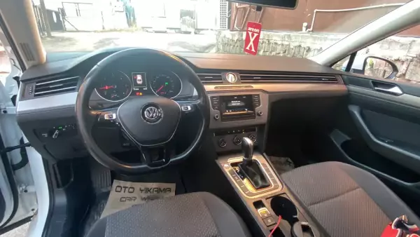 Volkswagen Passat for rent in Cenger