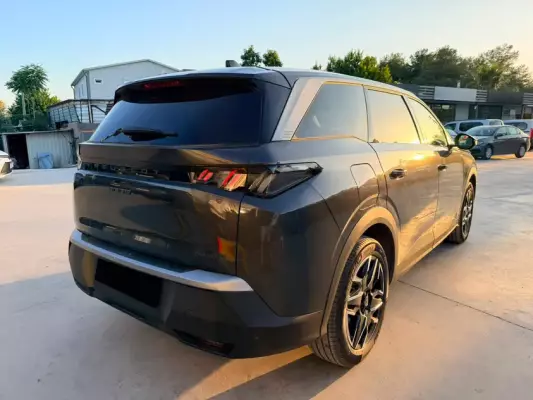 Peugeot 5008 for rent in Seferihisar