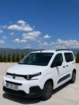 Citroen Berlingo for rent in Ula