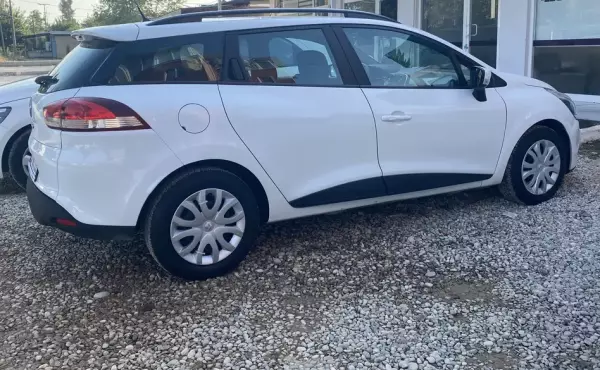 Renault Clio Sport Tourer for rent in Istanbul