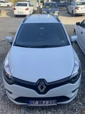 Renault Clio Sport Tourer for rent in Istanbul