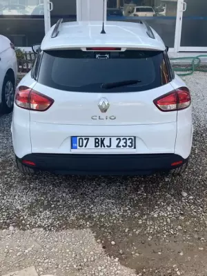 Renault Clio Sport Tourer for rent in Istanbul