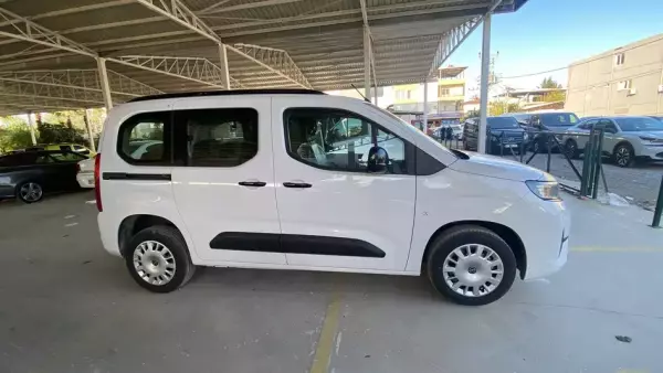 Opel Combo for rent in Konya