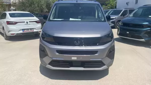 Peugeot Rifter for rent in Antalya