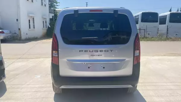 Peugeot Rifter for rent in Ankara