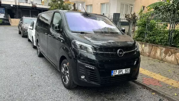 Opel Zafira for rent in Istanbul