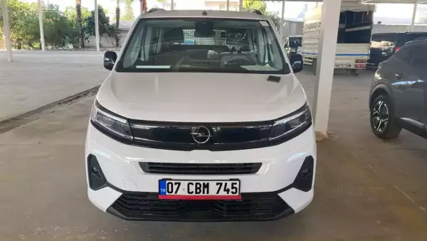 Opel Combo for rent in Istanbul