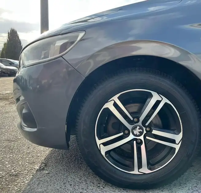 Peugeot 301 for rent in Tokat