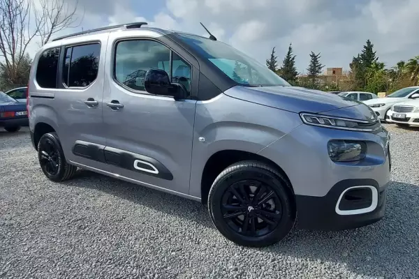 Citroen Berlingo for rent in Istanbul