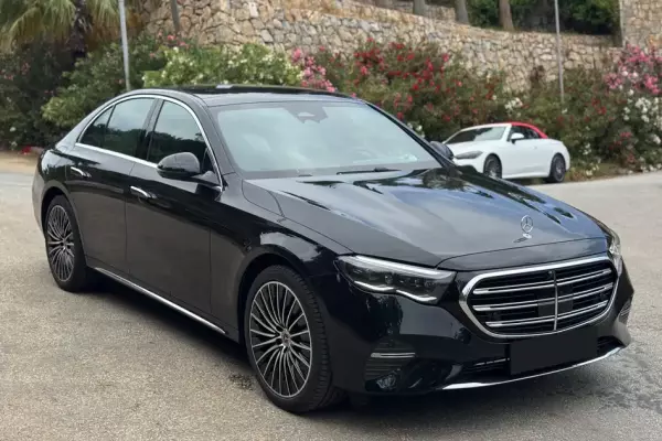 Mercedes E180 for rent in Istanbul