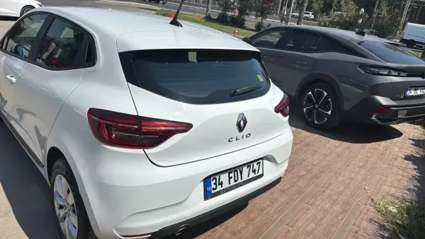 Renault Clio for rent in Turunc