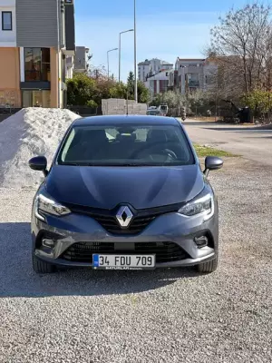 Renault Clio for rent in Istanbul