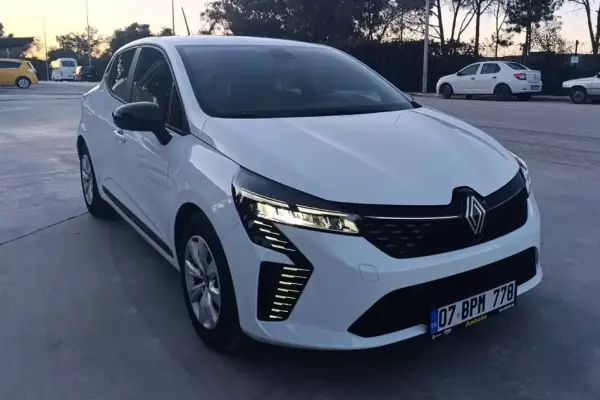 Renault Clio for rent in Istanbul