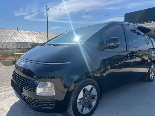 Hyundai Staria for rent in Istanbul