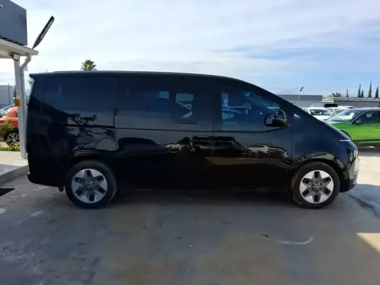 Hyundai Staria for rent in Istanbul