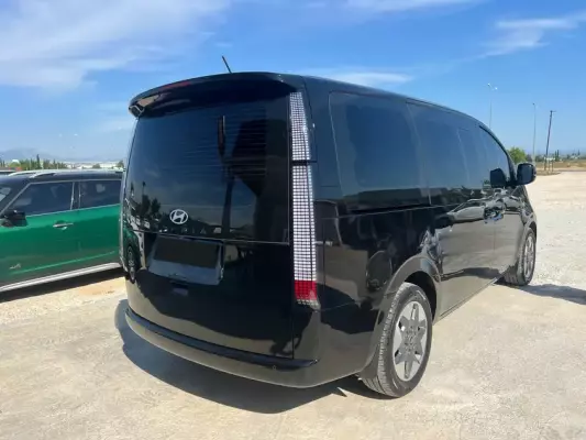 Hyundai Staria for rent in Istanbul