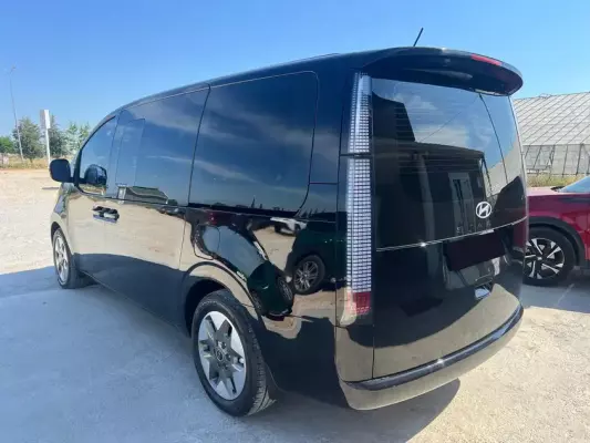 Hyundai Staria for rent in Istanbul