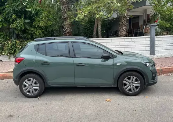 Dacia Sandero Stepway for rent in Altinova