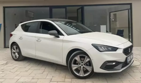 Seat Leon for rent in Istanbul