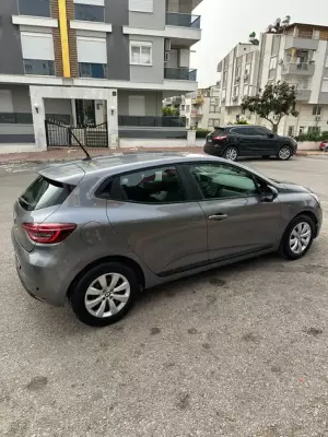 Renault Clio for rent in Burdur
