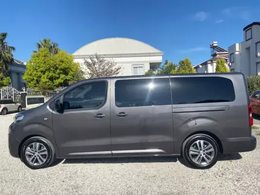 Peugeot Traveller for rent in Turgutreis