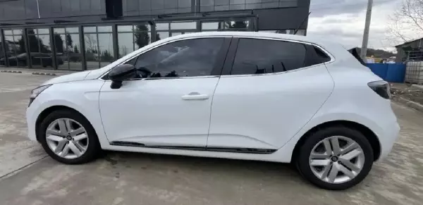 Renault Clio for rent in Istanbul