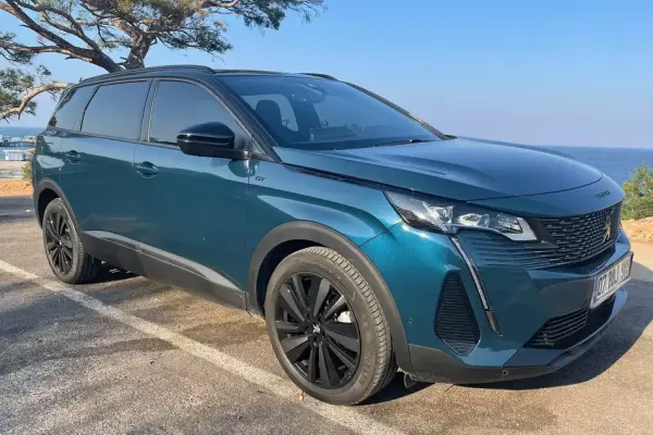 Peugeot 5008 for rent in Izmir