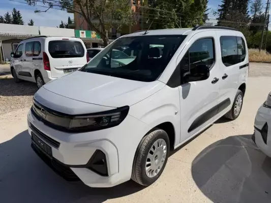 Opel Combo for rent in Turgutreis