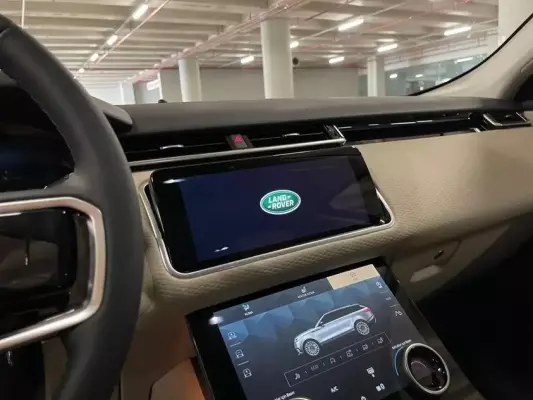 Range Rover Velar for rent in Istanbul