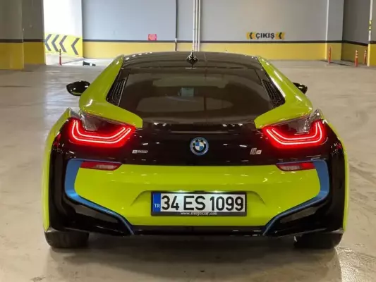 BMW i8 for rent in Istanbul