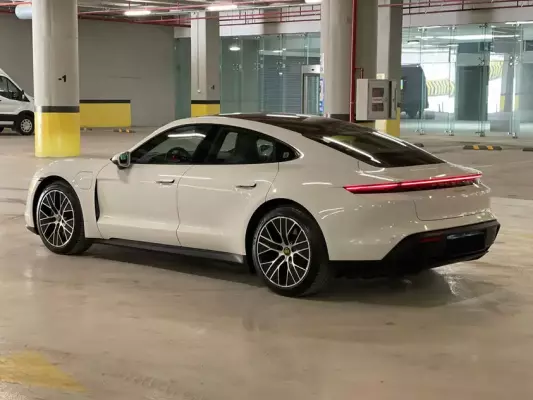 Porsche Taycan for rent in Istanbul