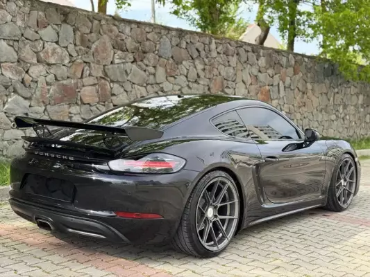 Porsche Cayman for rent in Istanbul