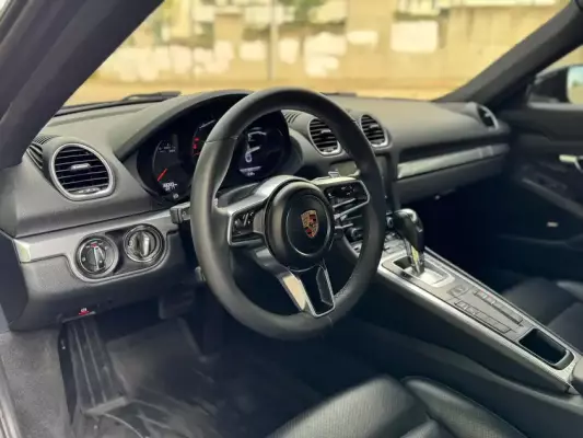 Porsche Cayman for rent in Istanbul