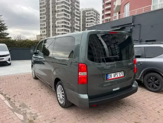 Pamukkale'de kiralık Peugeot Traveller