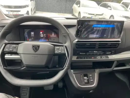 Pamukkale'de kiralık Peugeot Traveller