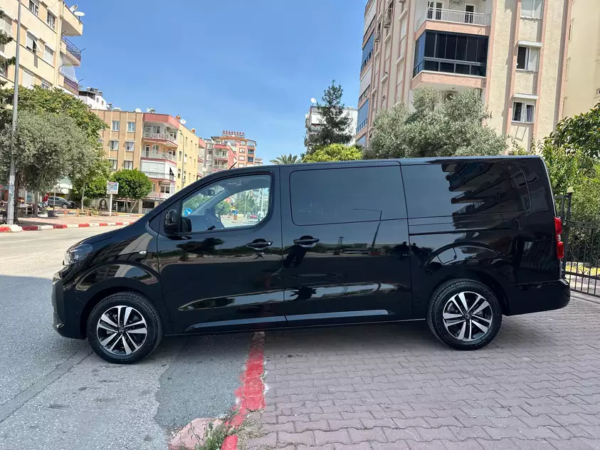Citroen SpaceTourer for rent in Istanbul
