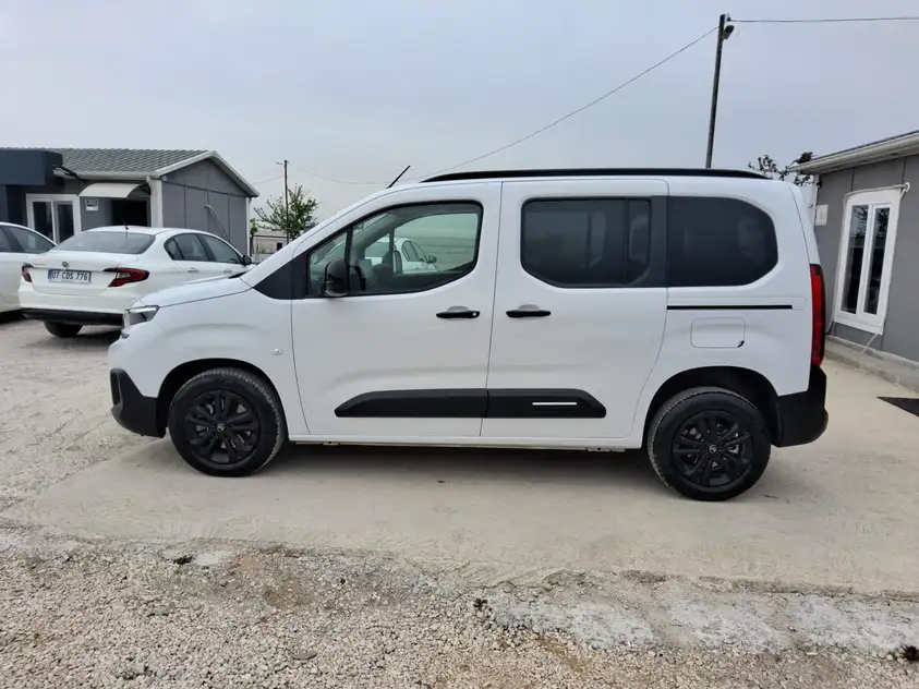 Citroen Berlingo for rent in Alanya