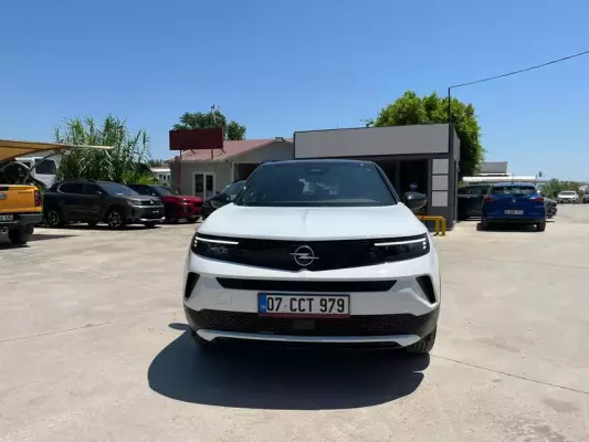 Sel&ccedil;uk'ta kiralık Opel Mokka